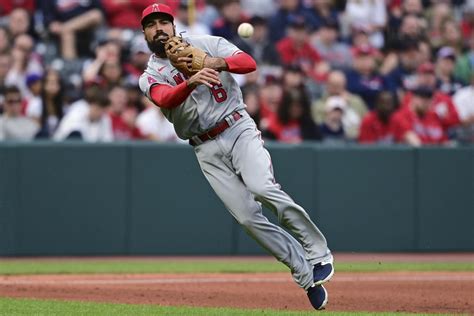Angels’ Anthony Rendon says his injury is a fracture, not a bone bruise